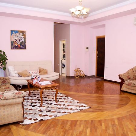 Apartment On 11 Amiryan Street يريفان المظهر الخارجي الصورة