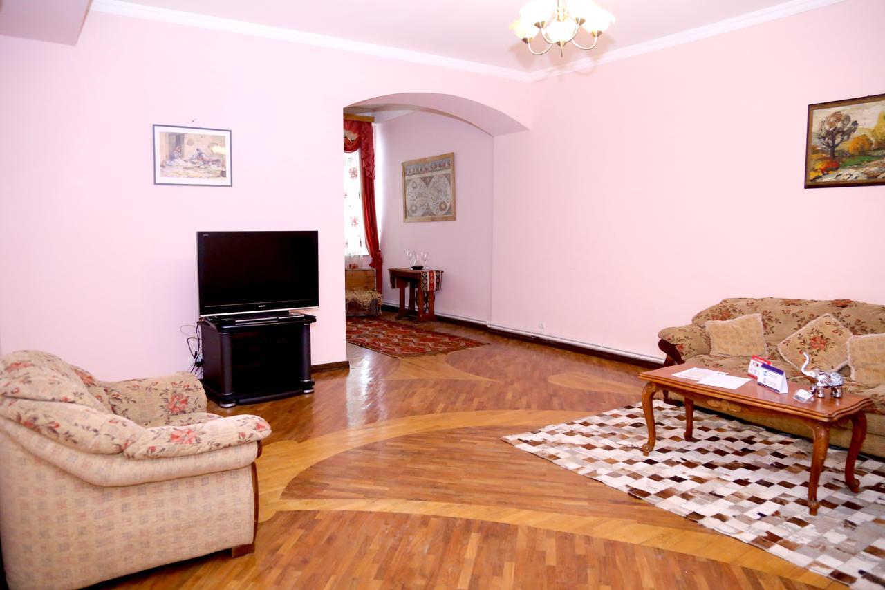 Apartment On 11 Amiryan Street يريفان المظهر الخارجي الصورة