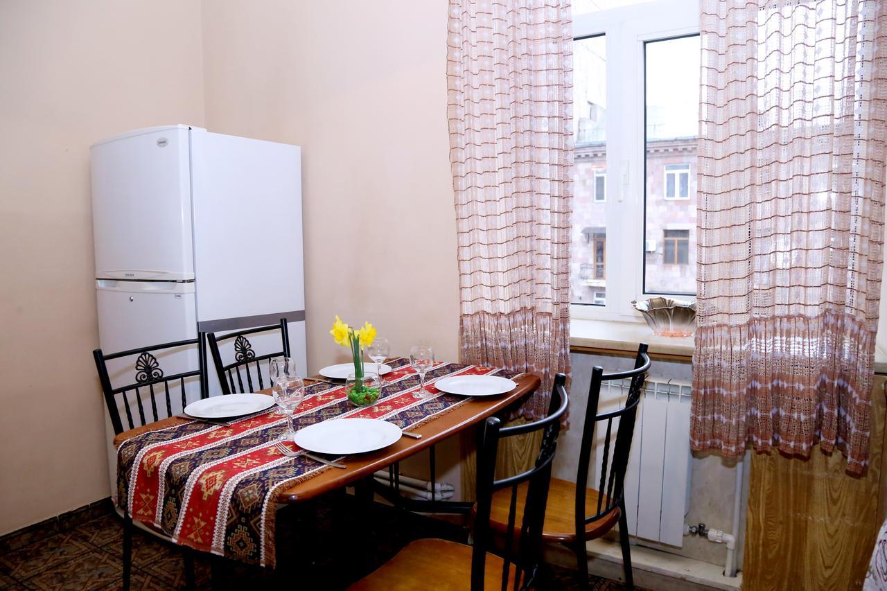 Apartment On 11 Amiryan Street يريفان المظهر الخارجي الصورة